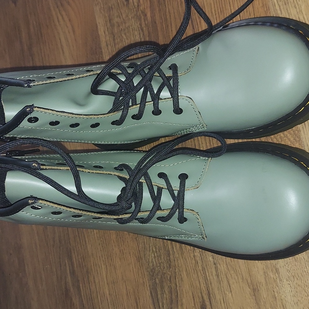 Brand New Dr. Martens Boots Ladies Size 6